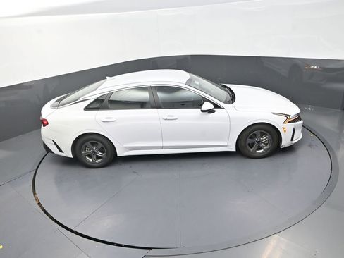 Used 2023 Kia K5 LXS image 22