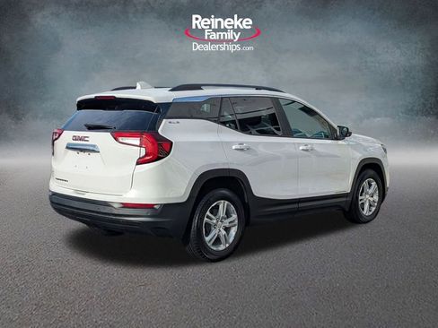 Used 2023 GMC Terrain SLE w/ Driver Convenience Package image 5