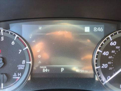 Used 2023 Toyota Highlander XLE FWD image 10