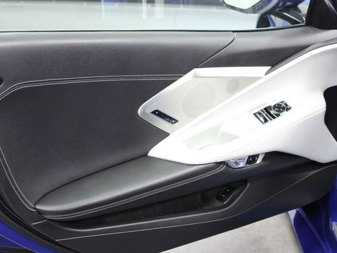 Used 2021 Chevrolet Corvette Stingray Preferred Cpe w/ 2LT image 11