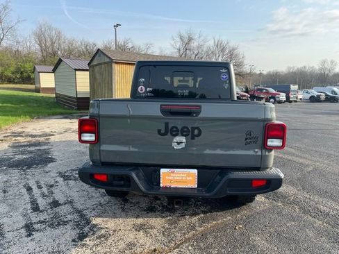 Used 2022 Jeep Gladiator Willys image 4
