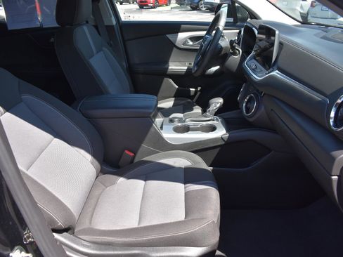 Used 2025 Chevrolet Blazer LT AWD/4WD image 16