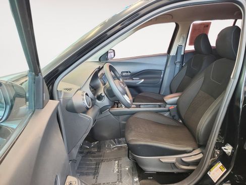Used 2024 Nissan Kicks SV image 24