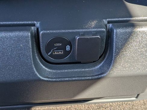 Used 2022 Ford F150 Lariat w/ Equipment Group 501A Mid image 16