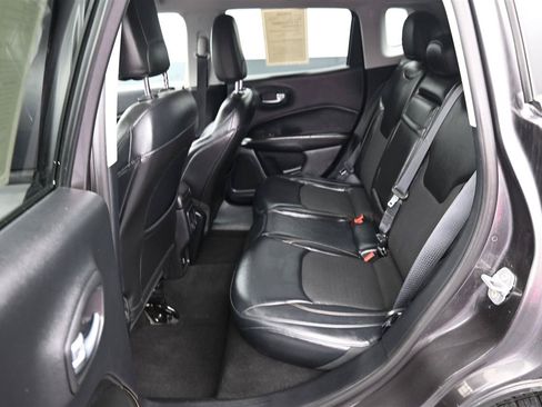 Used 2017 Jeep Compass Latitude w/ Safe & Security Group AWD/4WD image 10