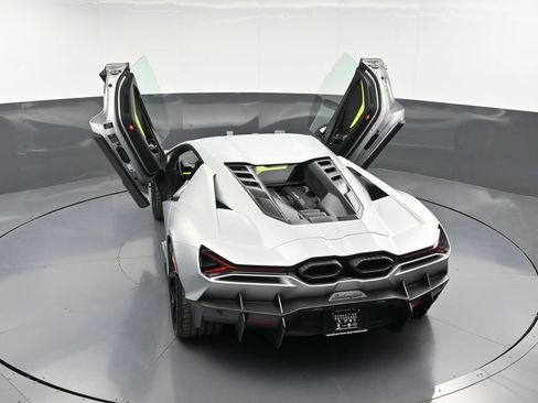 Used 2024 Lamborghini Revuelto AWD/4WD image 32