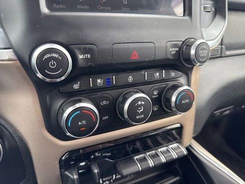 Used 2020 RAM 1500 Laramie AWD/4WD image 11