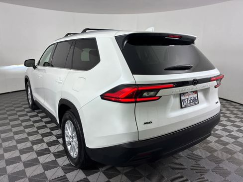 Used 2024 Toyota Grand Highlander AWD image 7