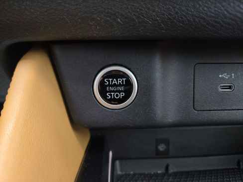 Used 2021 Nissan Rogue Platinum FWD image 17