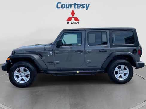 Used 2021 Jeep Wrangler Unlimited Sport AWD/4WD image 2