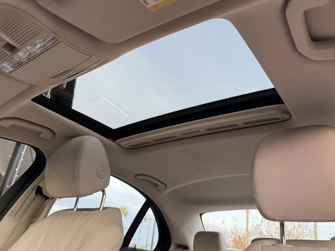 Used 2018 Mercedes-Benz E 300 image 2