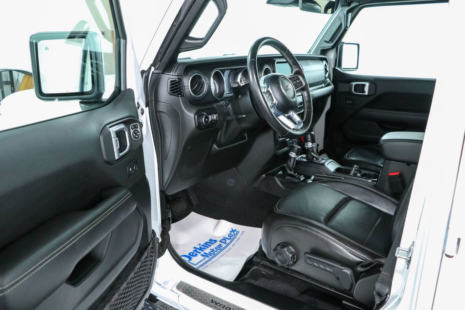 Used 2021 Jeep Wrangler Unlimited Sahara AWD/4WD image 4