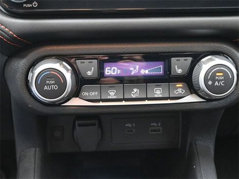 New 2025 Nissan Versa SR w/ Trunk Package image 4