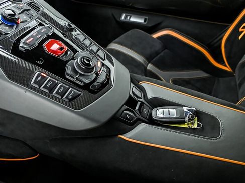 Used 2019 Lamborghini Aventador SVJ AWD/4WD image 36