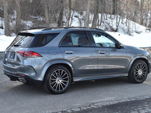 Used 2022 Mercedes-Benz GLE 350 4MATIC w/ AMG Line Exterior image 8