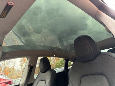 Used 2024 Tesla Model Y Long Range image 25