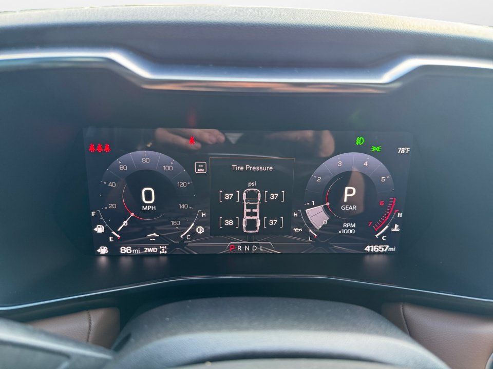 Certified 2024 GMC Canyon AT4 w/ Technology Package AWD/4WD image 14