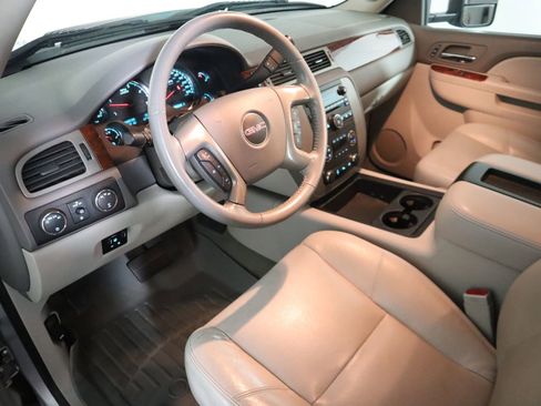 Used 2014 GMC Sierra 3500 SLT w/ SLT Convenience Package image 32