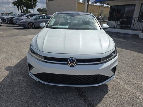 New 2026 Volkswagen Jetta SE image 2