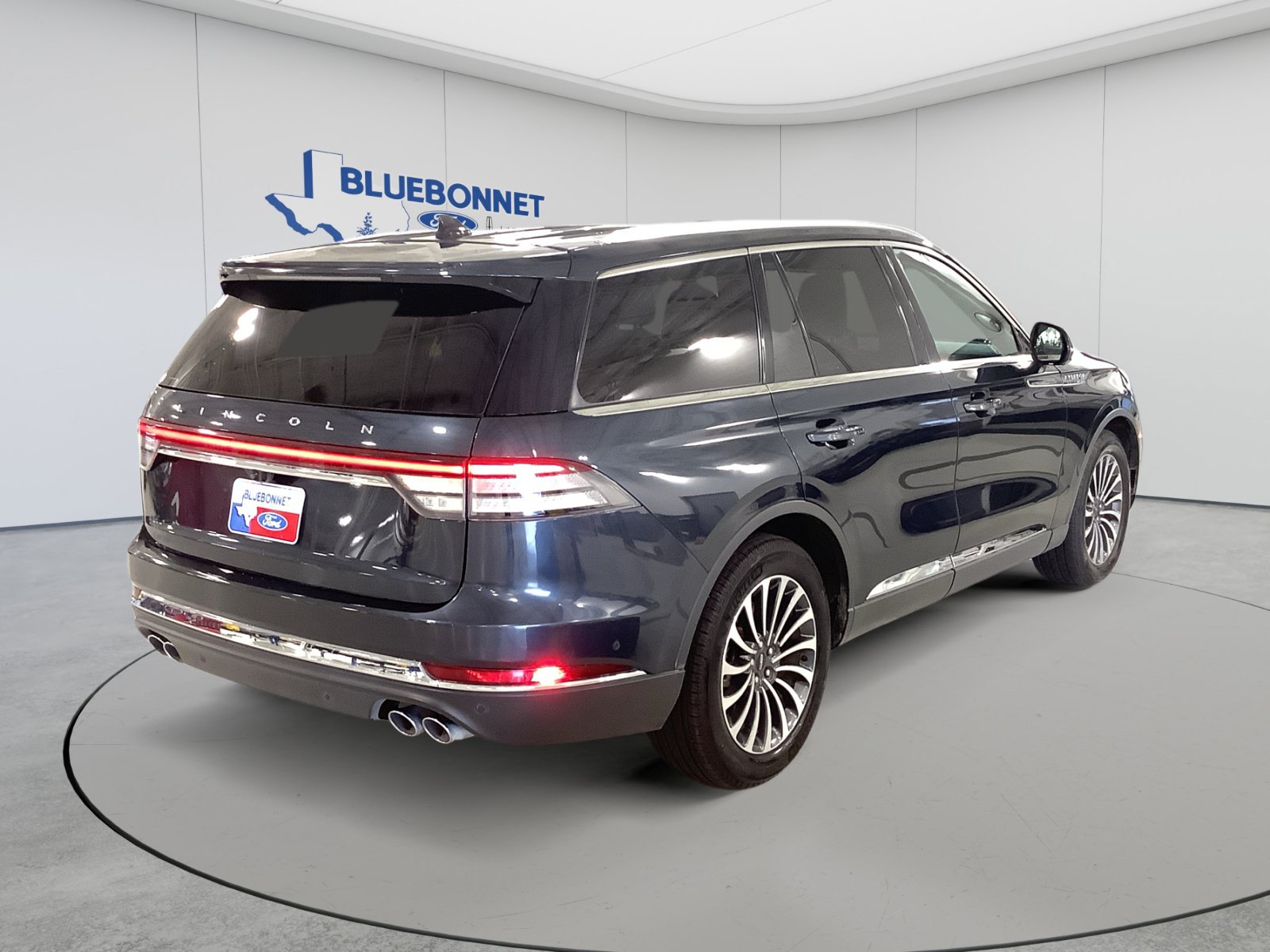 Used 2022 Lincoln Aviator Reserve w/ Equipment Group 201A RWD image 4