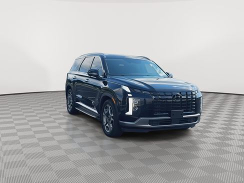 Used 2025 Hyundai Palisade SEL FWD image 3