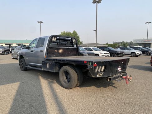 Used 2022 RAM 3500 Tradesman w/ Chrome Appearance Group AWD/4WD image 5