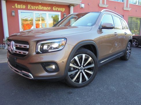 Used 2022 Mercedes-Benz GLB 250 4MATIC image 1