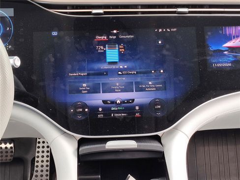 New 2022 Mercedes-Benz EQS 580 4MATIC Sedan image 16