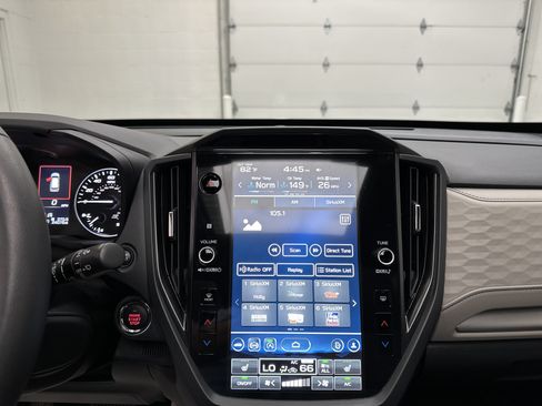 Used 2025 Subaru Forester Premium AWD/4WD image 29