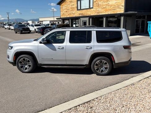 Used 2024 Jeep Wagoneer Series II AWD/4WD image 5