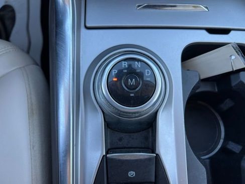 Used 2020 Ford Explorer Platinum w/ Premium Technology Package image 32