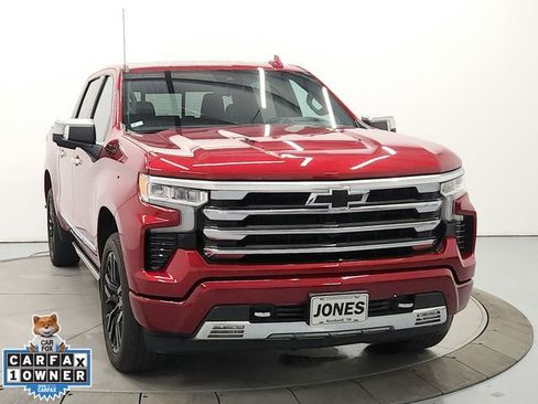 Used 2024 Chevrolet Silverado 1500 High Country w/ Technology Package AWD/4WD image 2