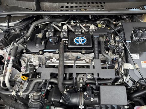 Used 2021 Toyota Corolla LE FWD image 36