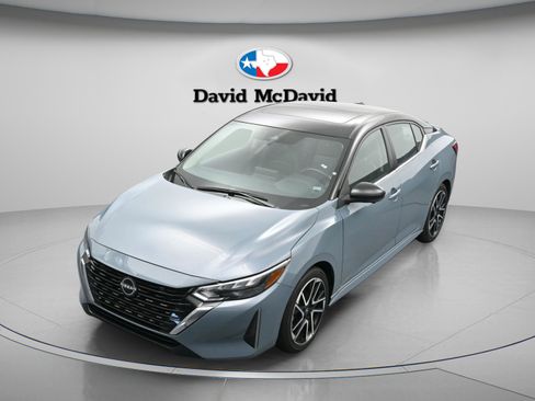 Used 2025 Nissan Sentra SR w/ SR Premium Package FWD image 38
