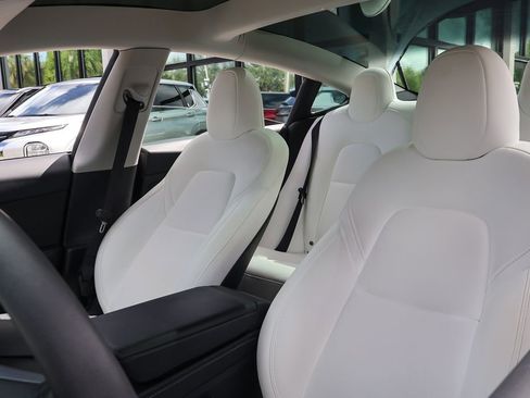 Used 2023 Tesla Model 3 Standard Range RWD image 31