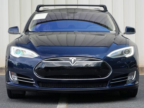 Used 2014 Tesla Model S 85 RWD image 6