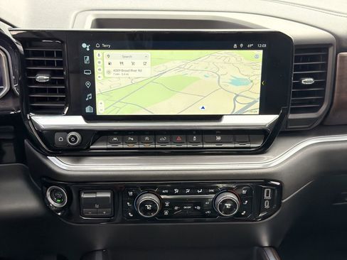 Used 2024 Chevrolet Silverado 1500 High Country w/ High Country Premium Package image 30