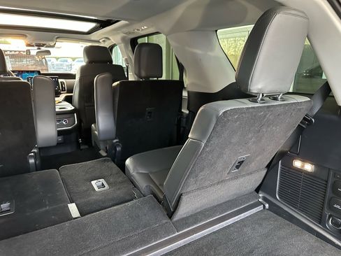 Certified 2025 Ford Expedition Active image 28