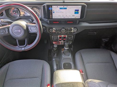 Used 2024 Jeep Gladiator Rubicon w/ Technology Group image 15