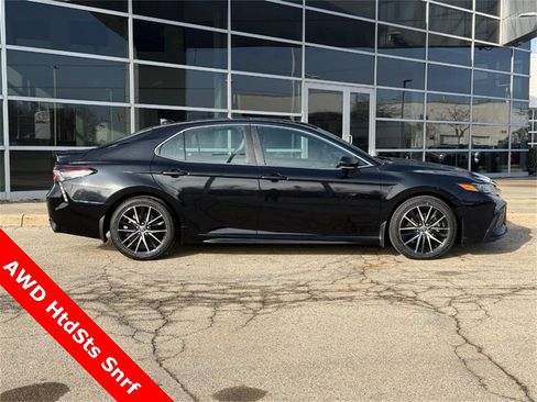 Used 2023 Toyota Camry SE w/ Cold Weather Package image 2