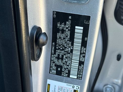 Used 2014 Toyota 4Runner Limited AWD/4WD image 29