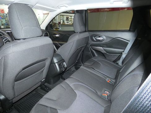 Used 2021 Jeep Cherokee Sport w/ Popular Appearance Group AWD/4WD image 21
