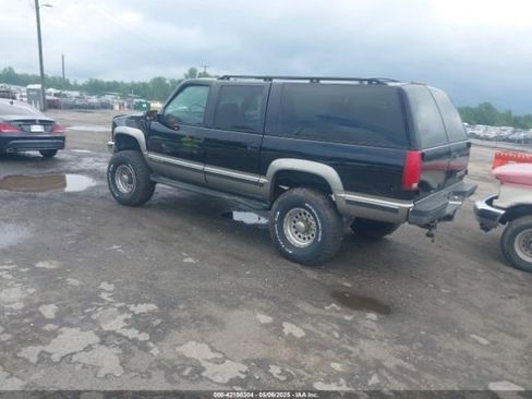 Used 1999 Chevrolet Suburban 2500 w/ Preferred Equipment Group 3 AWD/4WD image 3