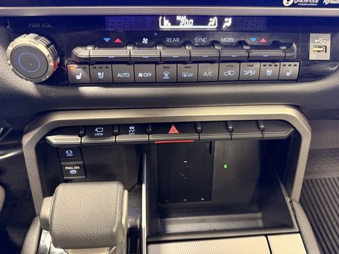 Used 2024 Toyota Sequoia Limited image 41