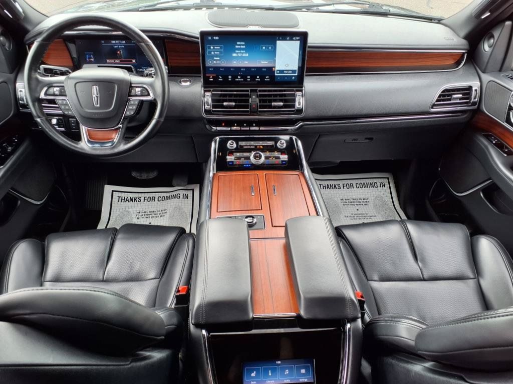Used 2024 Lincoln Navigator Premiere AWD/4WD image 12