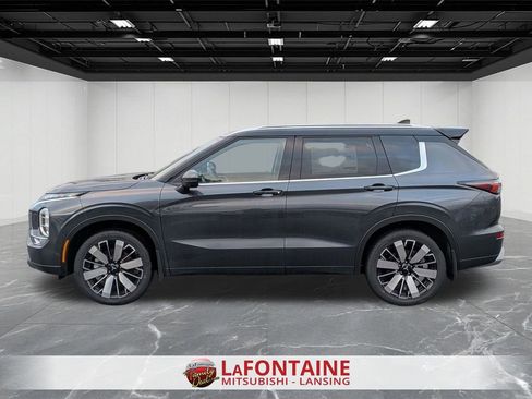 New 2026 Mitsubishi Outlander SEL image 2