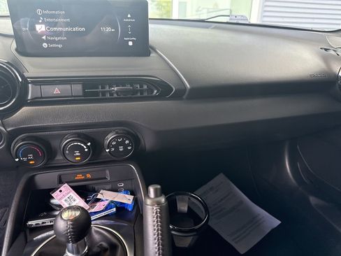 Used 2024 MAZDA MX-5 Miata Sport image 15