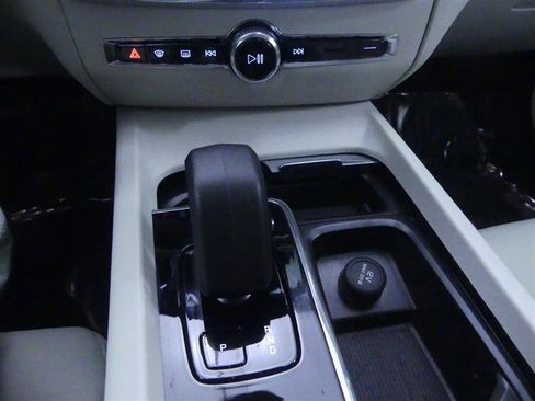 Used 2024 Volvo S60 B5 Plus image 16