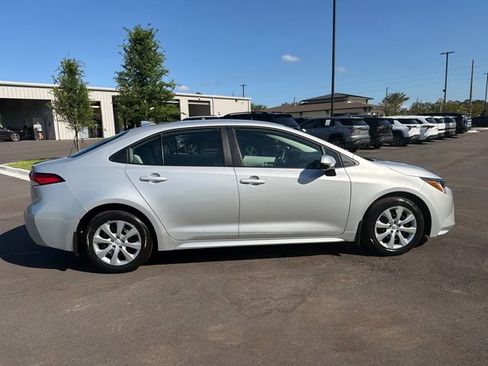Used 2026 Toyota Corolla LE FWD image 6