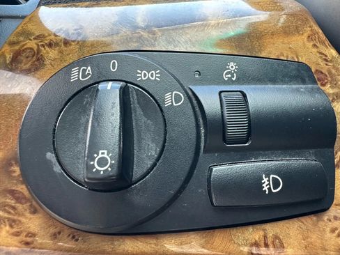 Used 2005 BMW Z4 2.5i image 17